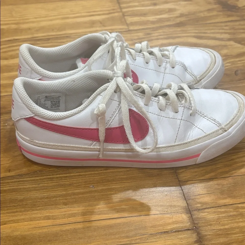 Nike Court Legacy Sneakers White & Laser Fuchsia Pink Swoosh Size 4Y